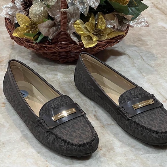 Michael by Michael Kors Everett Leather Loafers for Women. NEW - Picture 4 of 8